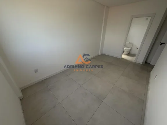 Imagem Apartamento novo, frente mar com 87m², 2 suítes e churrasqueira a carvão na Meia Praia - Navegantes Adriano Carpes Imóveis vende!