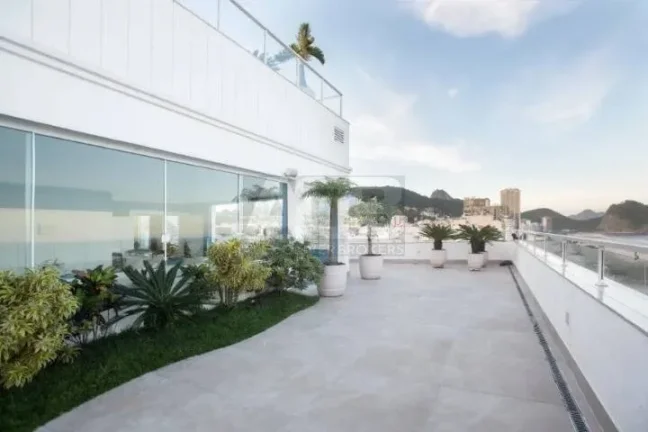 Imagem Cobertura à venda na Atlântica, 1.032m2, 5quartos, 3vgas, Frontal Mar.