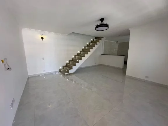 Imagem Sobrado com 3 dormitórios à venda, 236 m² por R$ 750.000,00 - Cidade Edson - Suzano/SP