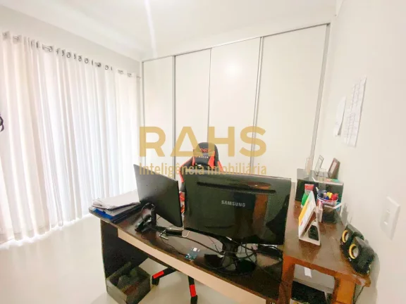 Imagem Lindo sobrado averbado, mobiliado com muito requinte e bom gosto! Em ótima localização, entre o N...