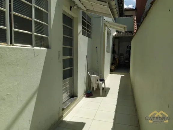 Imagem 2 Casas e 1 Loja no mesmo terreno a Venda na Rua Pirapora - Jundiaí/SP
