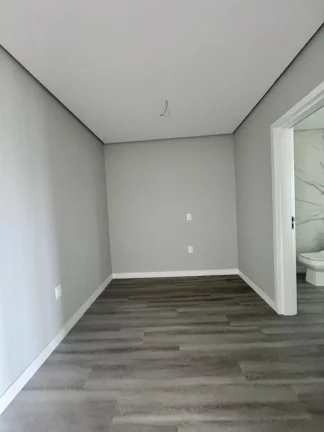Imagem CASA DE ALTO PADRÃO EM TERRENO DE ESQUINA