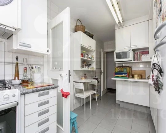 Imagem Apartamento na Vila Madalena com 03 suí­tes e 04 vagas, 205m²