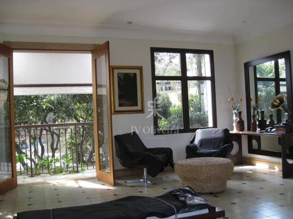 Imagem Casa à venda ao lado do Colégio Miguel de Cervantes, 530 m² com 3 suítes, 4 vagas - Morumbi /SP