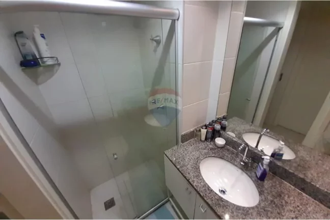 Imagem Apartamento à venda com 2 quartos, 1 suíte com 64 m² em Vila Valqueire-RJ