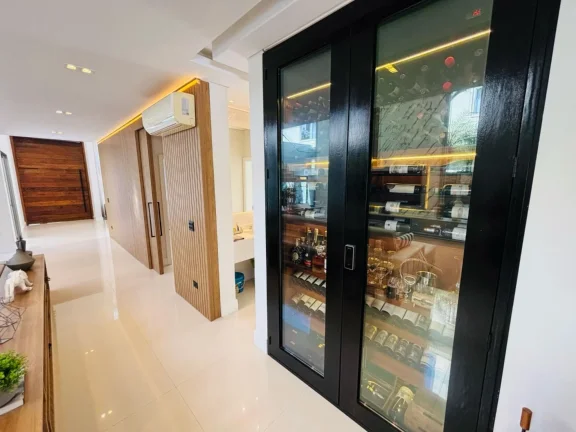 Imagem Luxuosa Casa à Venda na Riviera de São Lourenço Módulo 12 - 6 Quartos, 6 Suítes, 3 Salas, 4 Vagas - Área Externa Espetacular!