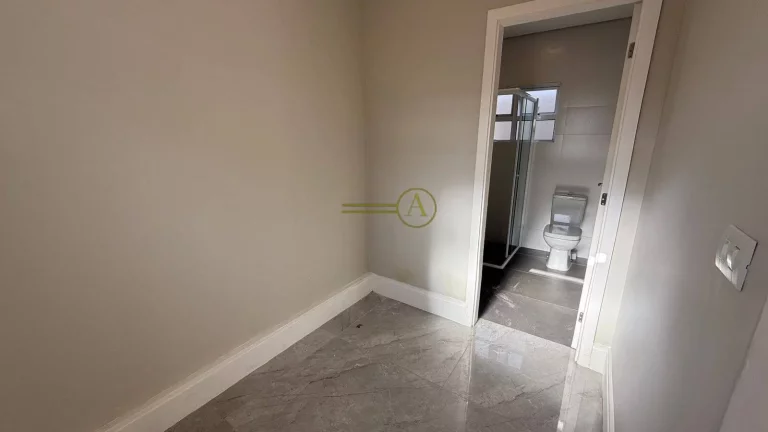 Imagem Casa térrea 3 suítes no condomínio bosque três marias com piscina e varanda