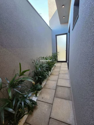 Imagem Casa à Venda com 3 quartos, 3 banheiros, 3 vagas e 160m2