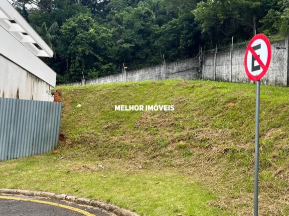 Imagem Terreno á venda em Condomínio fechado localizado em Balneário Camboriú