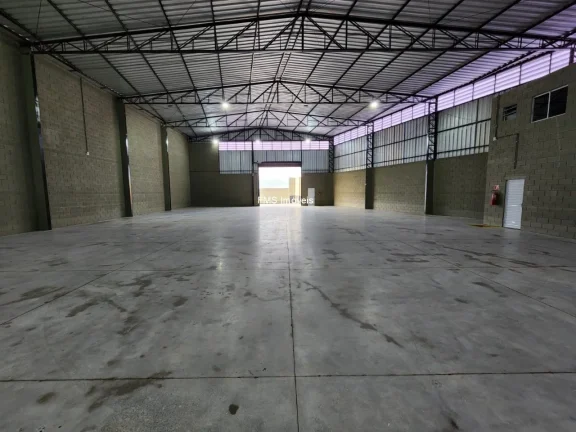 Imagem Galpão para alugar com 1050m2 em Santana de Parnaíba - SP.