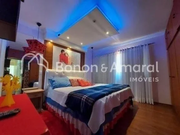 Imagem Casa ampla, arejada com bom acabamento. A residência de 5 andares possui 3 suítes sendo 1 suíte m...