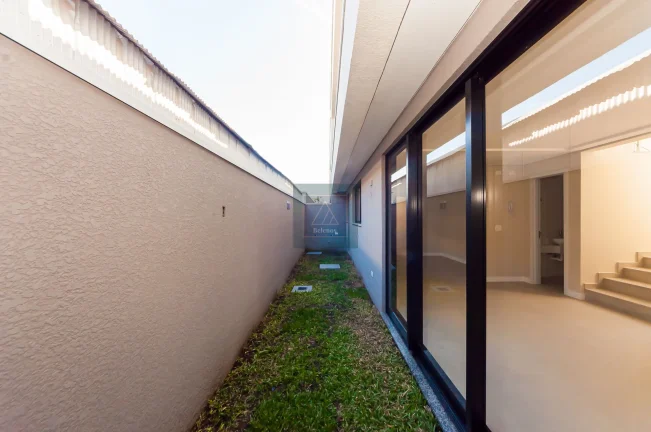 Imagem SANTA FELICIDADE - Sobrado em Condomínio Fechado. 3 suítes. 2 vagas. 169 m² privativos.