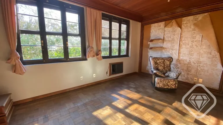 Imagem Charmosa casa de estilo colonial na Zona Sul, com vista para o Guaíba e excelente estrutura para mo...