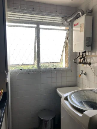 Imagem Apartamento de 75 m² em andar alto, com três quartos sendo uma suíte, sala para dois ambientes e ...