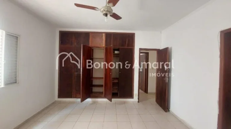 Imagem Casa Térrea a venda no Bairro Jardim Flamboyant 
Dormitórios: 3 quartos, sendo 1 suíte
Ambientes:...