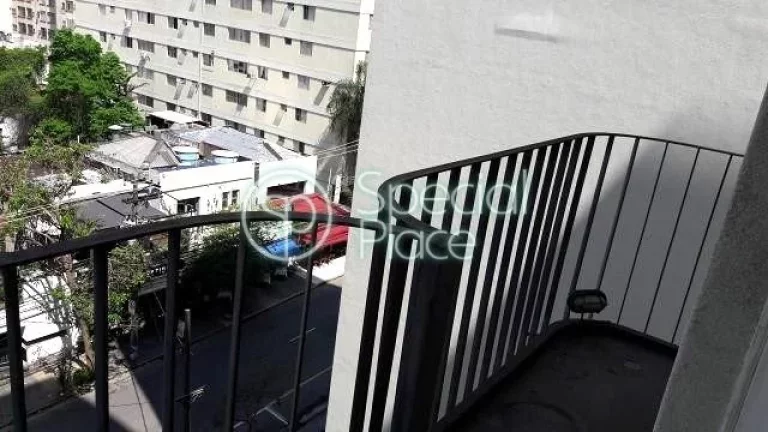 Imagem Apartamento amplo e iluminado no Jardim América. São 241m² de área privativa com 3 dormitórios ...