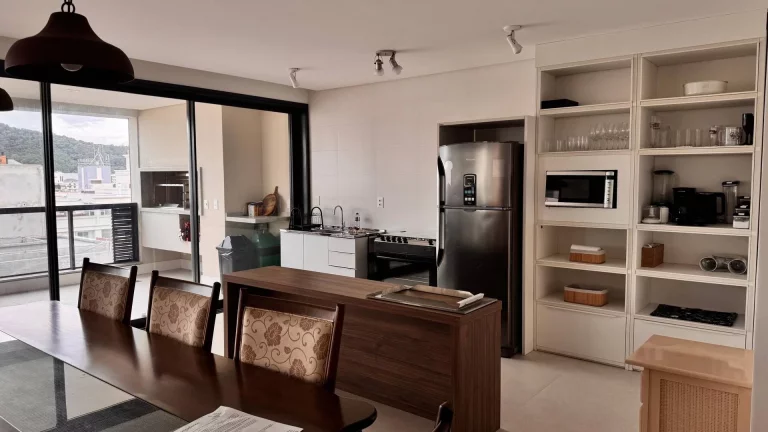 Imagem Apartamento duplex novo para temporada em Jurerê – vista para o mar