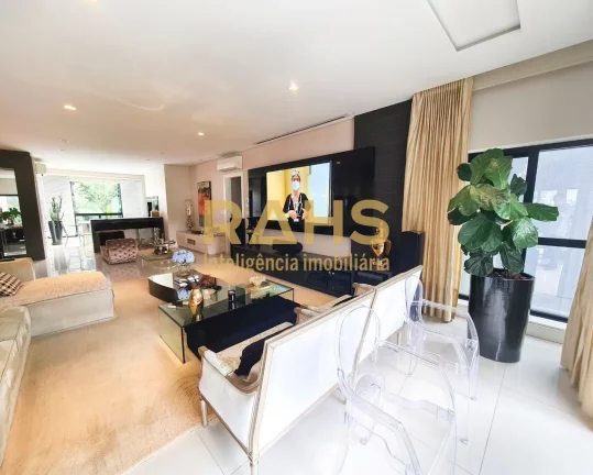 Imagem O Apartamento é composto por: Suíte master com 40,84m² contendo amplo closet e banheira. Aquecime...