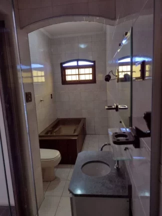 Imagem Sobrado com 3 dormitórios para alugar, 176 m² por R$ 2.600,00 Pq Marajoara