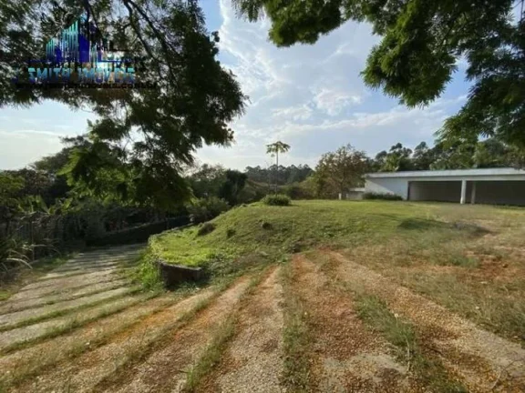 Imagem CASA CLÁSSICA, AT 3.500 m² ! 5 sts, piscina, salão! P/ REFORMAR