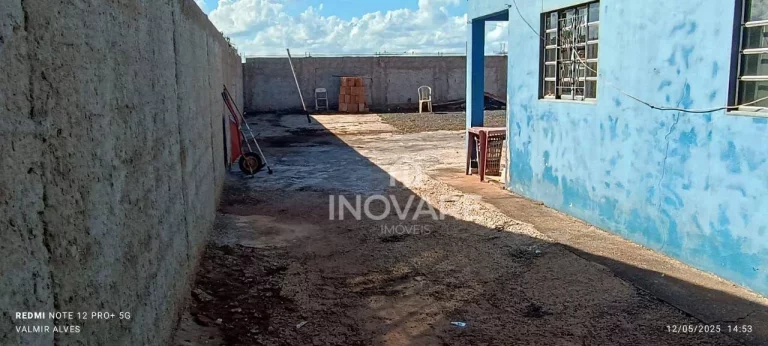 Imagem Casa com 2 dormitórios à venda, 85 m² por R$ 255.000,00 - Araporã - Araporã/MG
