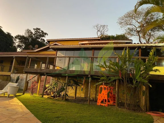 Imagem Casa de Alto Padrão à Venda em Condomínio Fechado em Piracaia, SP
