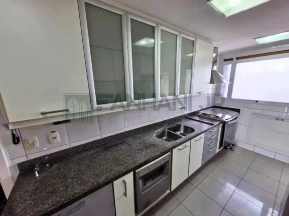 Imagem Aluguel de Apartamento em Moema, São Paulo - 4 quartos, 2 suítes, varanda gourmet, 4 banheiros, 3 vagas de garagem, 181m².