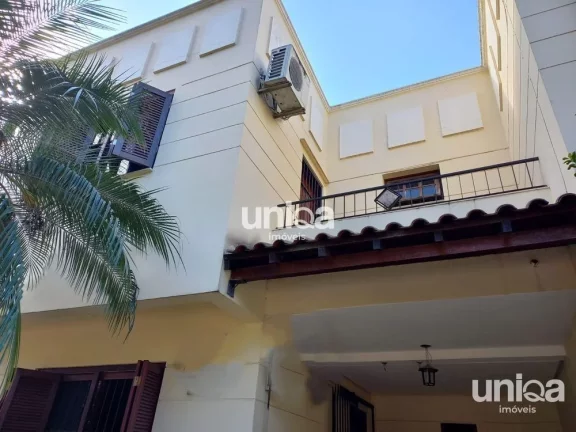 Casa 03 dorm Suíte Lavabo Condomínio c/Piscina e Salão de Festas - Mediterrani