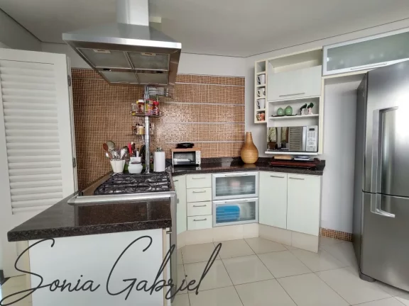 Imagem Imponente Casa em Condomínio à Venda em Vinhedo-SP 3 Quartos, 3 Suítes, 3 Salas, 5 Banheiros, 5 Vagas, 450m² Imagem Imponente Casa em Condomínio à Venda em Vinhedo-SP 3 Quartos, 3 Suítes, 3 Salas, 5 Banheiros, 5 Vagas, 450m²