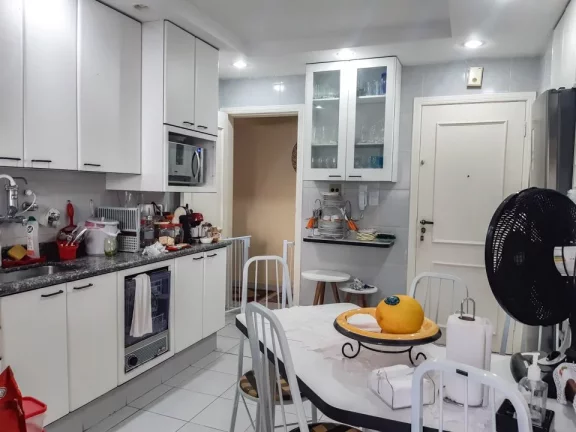 Imagem Pitangueiras - Ótima localização, com 110 m² úteis e 2 vagas.