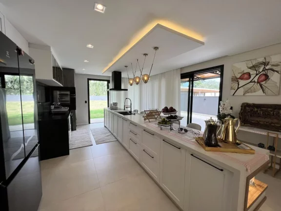 Imagem Casa Alto Padrão para Venda em Florianópolis / SC no bairro Ingleses do Rio Vermelho