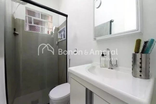 Imagem Casa isolada com 3 dorms , 1 suíte, sala e cozinha planejada. Ambientes com ar-condicionado e área...