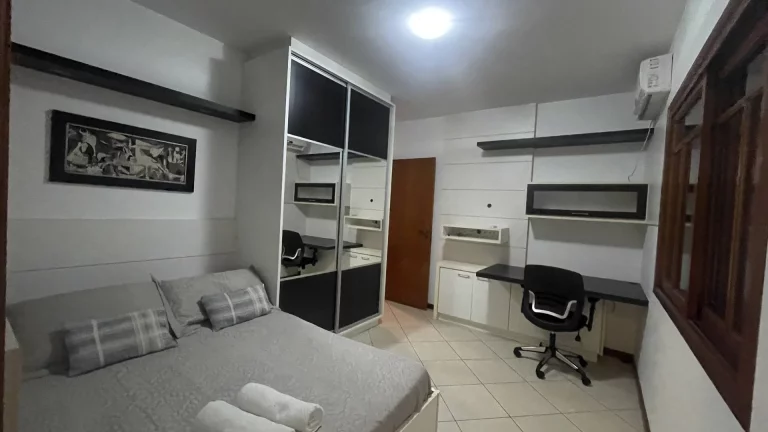 Imagem Casa com 6 Quartos para Temporada em Jurerê Internacional