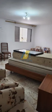 Imagem Duas Casas no Mesmo Terreno: 320m², 5 Dormitórios e 10 Vagas