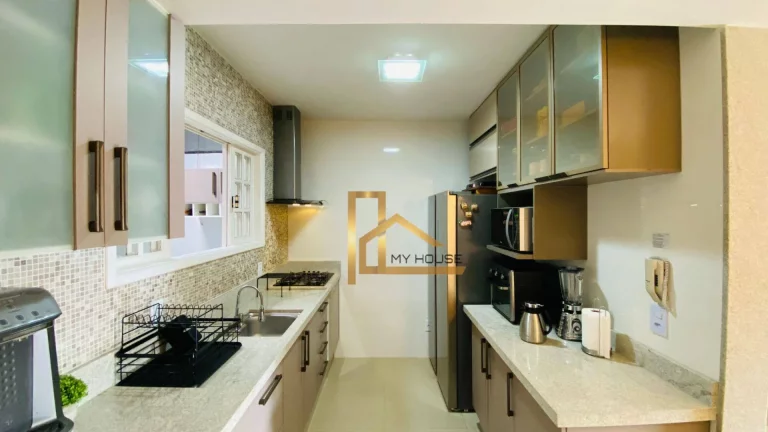 Imagem Casa em condomínio c/ 3 suítes à 1 min do Centro