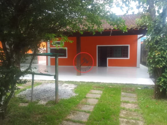 Imagem CASA COM 4 QUARTOS AREA GOURMET ,1 FLAT INDEPENDENTE , LAVANDERIA, AMPLO JARDIM E ESTACIONAMENTO ,ACEITA PERMUTA DE IMOVEIS