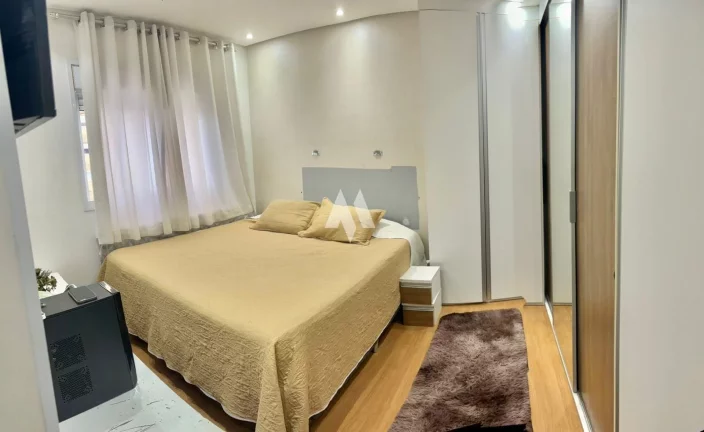 Imagem Oportunidade Imperdível na Ponta da Praia! Vende Apartamento de 2 dormitórios sendo 1 Suíte ,77m², Andar Alto e Lazer Completo