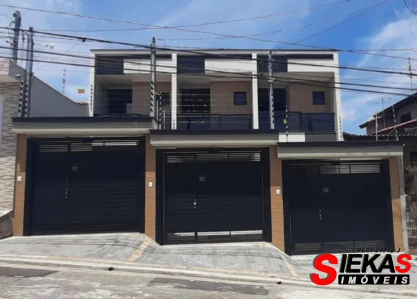 Imagem Impecável residência à venda na Penha de França, São Paulo-SP: 3 quartos, 3 suítes, 1 sala, 4 banheiros, 2 vagas, 121m²!