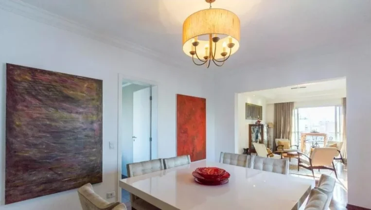 Imagem Apartamento 240 M², 1 por andar, 4Q, 3 Suítes, 5 banheiros, 4 vagas, 800M do metrô, 100% face norte, gerador full, dependência de serviço, piscina.