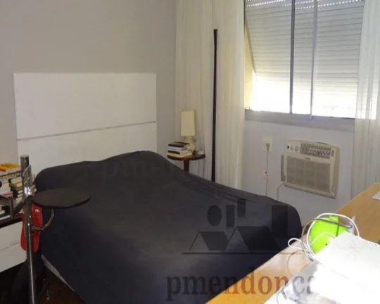 Imagem Apartamento em excelente estado de conservação. Living para 04 ambientes, lavabo, 04 dormitórios ...