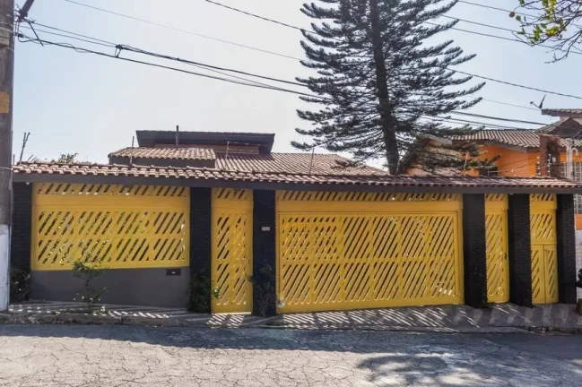 Imagem Incrível casa de alto padrão em um condomínio fechado com localização privilegiada na serra.