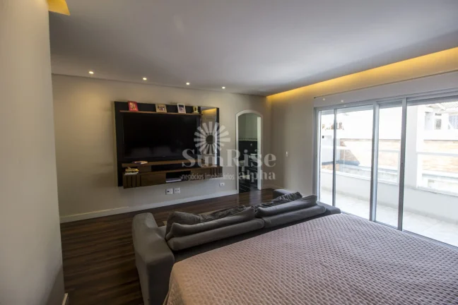 Imagem Casa a venda mobiliada e reformada - Alphaville 6 | 4 suítes - 4 vagas - 360m² AC - 360m² AT | R$2.990.000