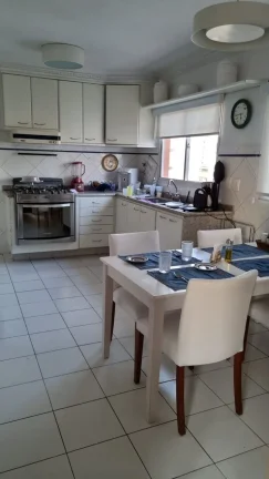 Imagem Linda cobertura de 321M² com 3 quartos e 2 suítes. Armários, varandas, ampla sala.