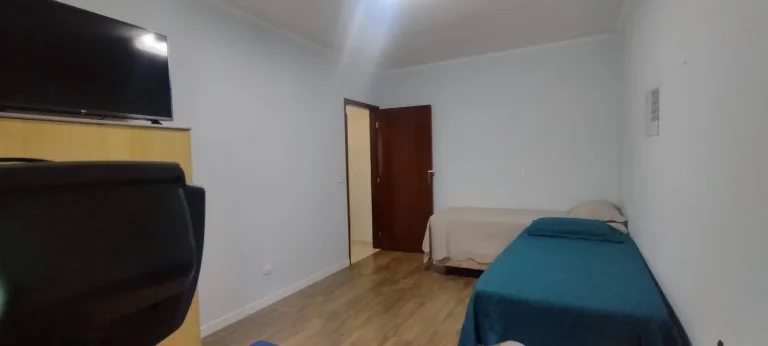 Imagem Sobrado com 224 m² 3 Dormitorios sendo 1 Suite e 2 Vagas de Garagens