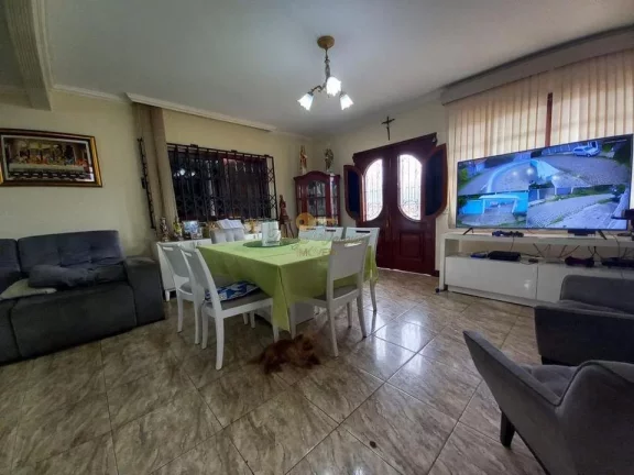 Imagem Casa para Venda em Teresópolis / RJ no bairro Fazendinha