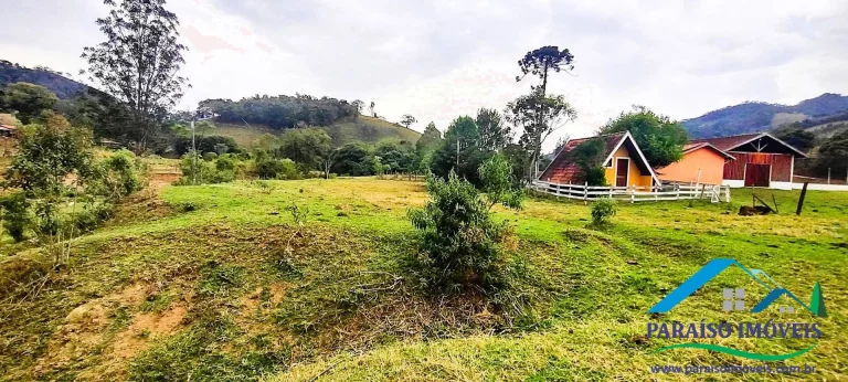 Imagem Oportunidade: Chácara com 2 Chalés, Ponto Comercial e Campo de futebol!