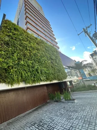 Imagem A 5ª Avenida Imóveis selecionou esta oportunidade de STUDIO c/ varanda integrada, totalmente mobiliada e decorada no BARRA PREMIUM: por R$500.000,00