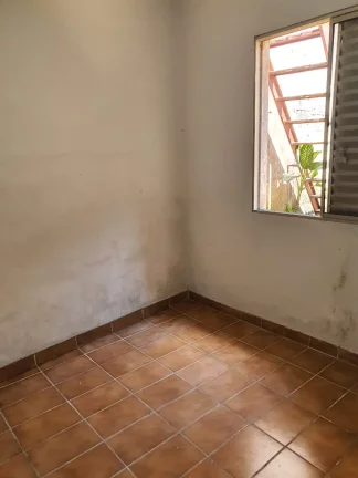 Imagem VENDO CASA COM DOIS QUARTOS E EDÍCULA NO BAIRRO JD. SANTA CRUZ!