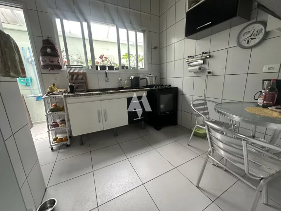 Imagem Casa Triplex com Churrasqueira, Solarium e 3 quartos em Santos!