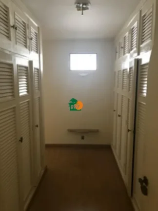 Imagem Casa para Venda em São Roque, Jardim Meny, 4 dormitórios, 1 suíte, 1 banheiro, 4 vagas